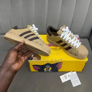 Adidas Superstar Sneakers Available (Location: Adum Kumasi)