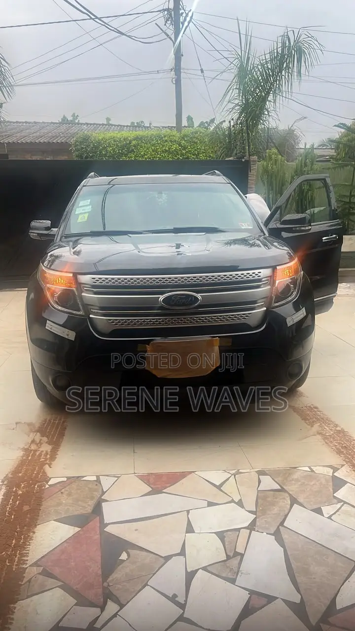 Ford Explorer Platinum AWD 2019 Black