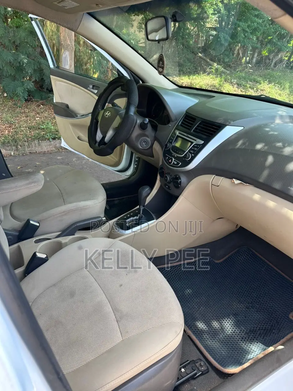 Hyundai Accent 2012 White