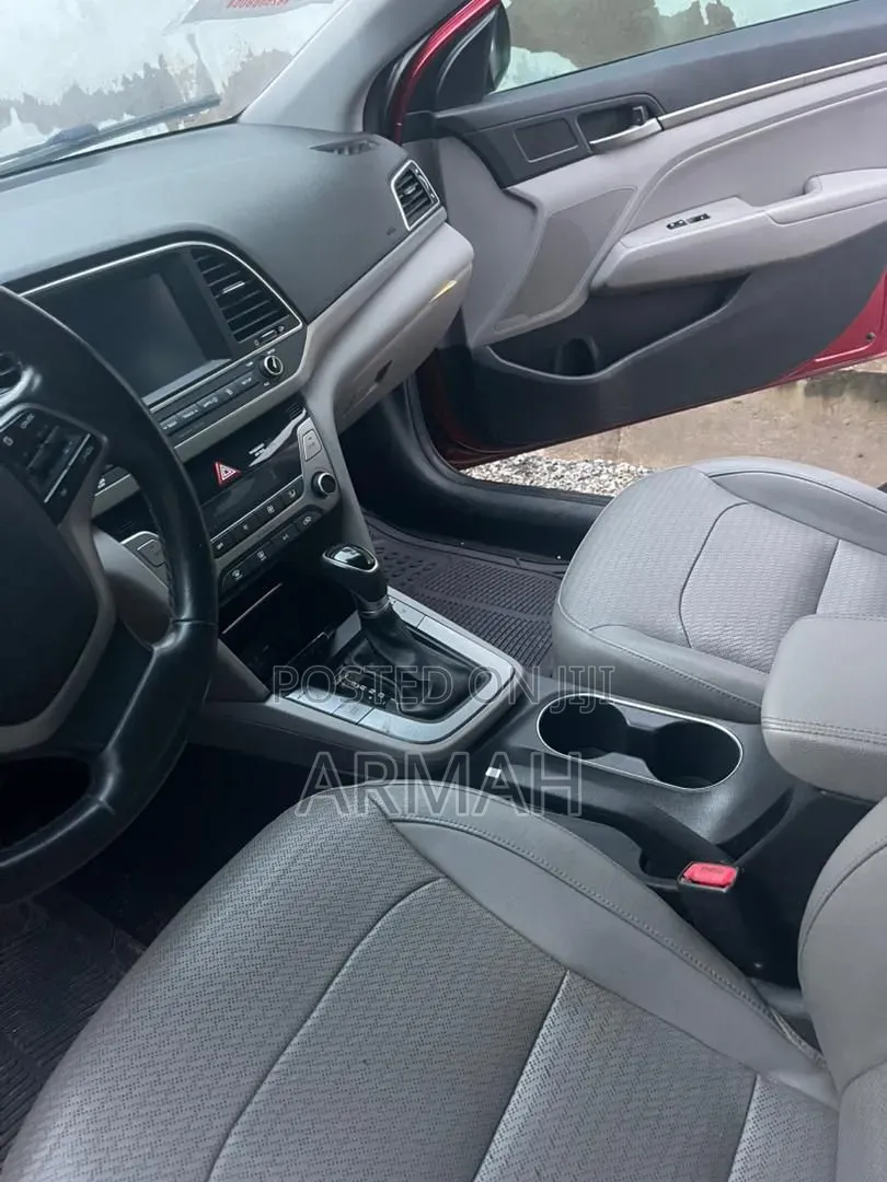 Hyundai Elantra 2017 Red
