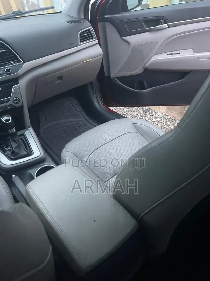 Hyundai Elantra 2017 Red