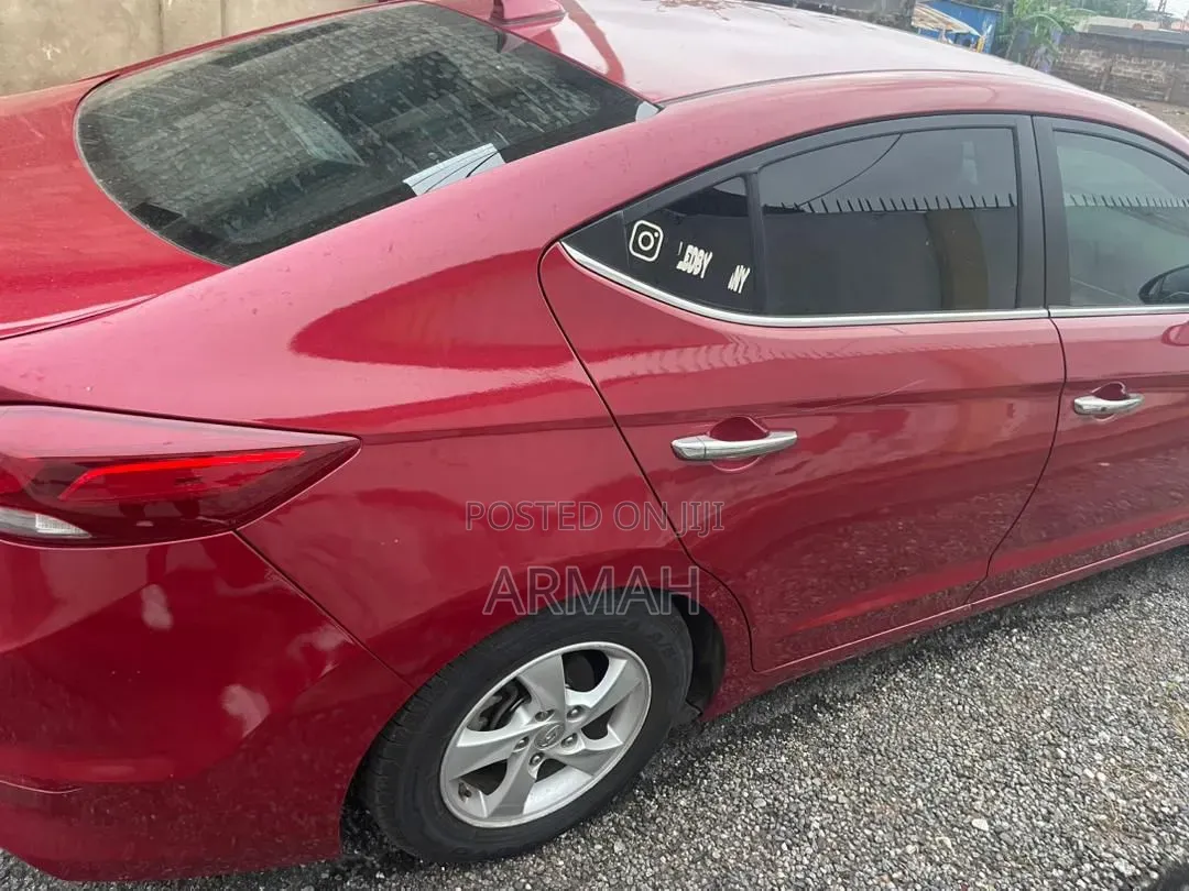 Hyundai Elantra 2017 Red