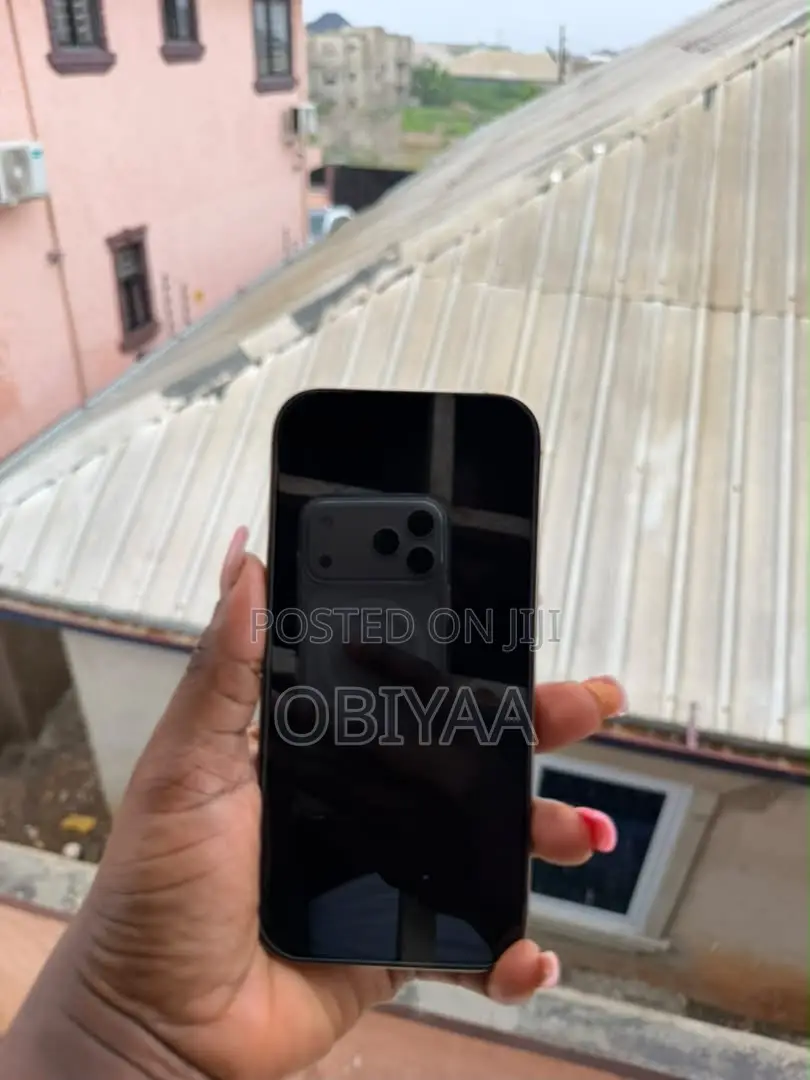 New Apple iPhone 16 Pro 128 GB Gold