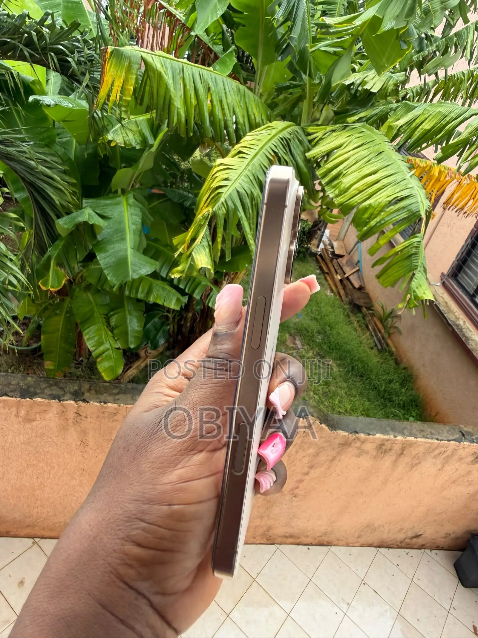 New Apple iPhone 16 Pro 128 GB Gold