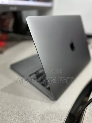 Laptop Apple MacBook Pro 2022 M2 8GB Apple M2 SSD 256GB