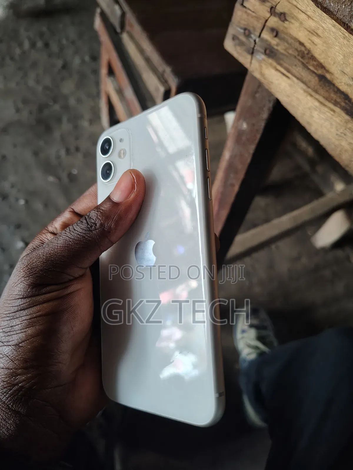 Apple iPhone 11 64 GB White