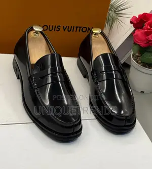 Executive Louis Vuitton Patent Leather Loafers (Black)