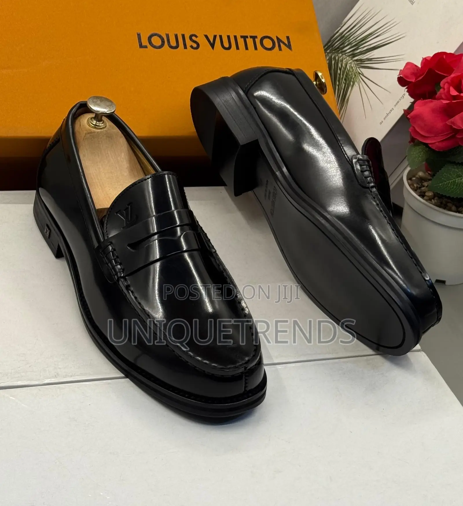 Executive Louis Vuitton Patent Leather Loafers (Black)
