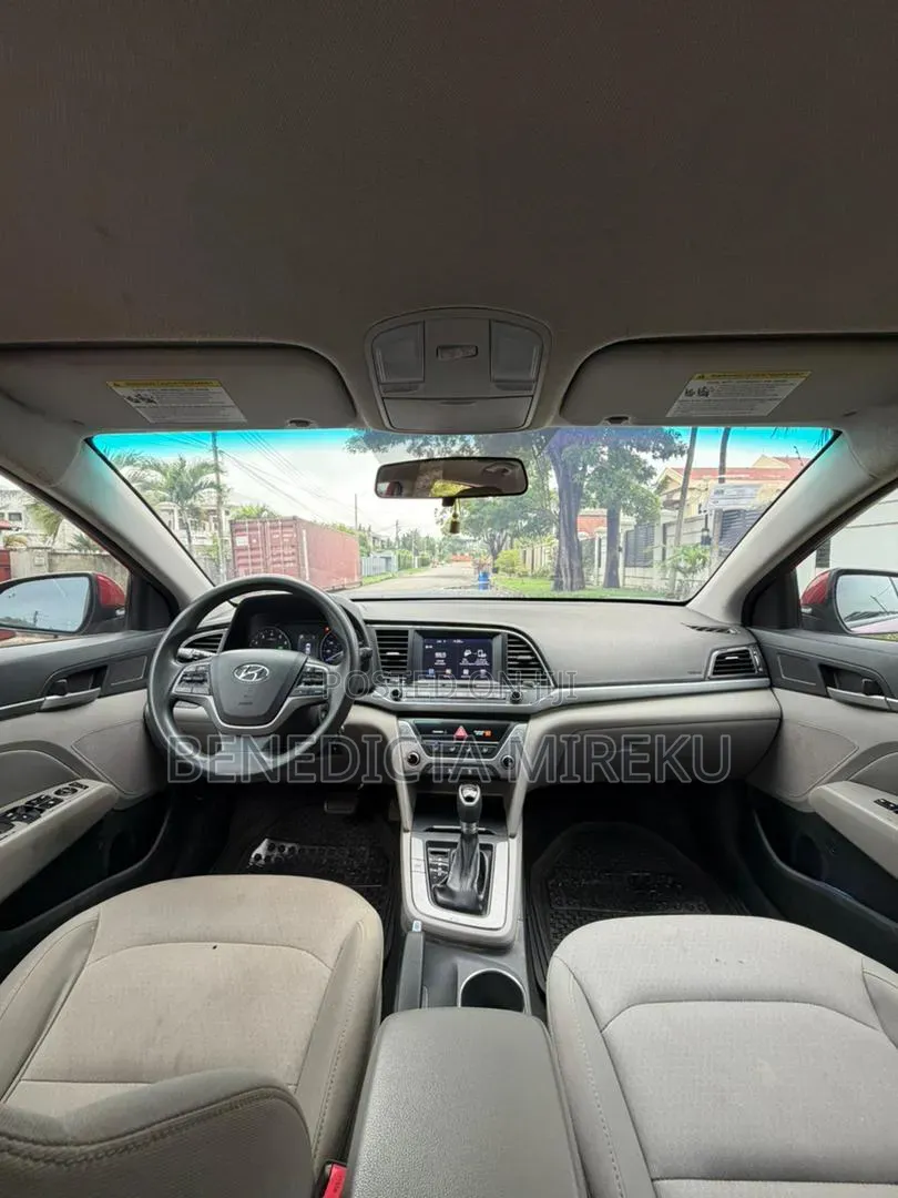 Hyundai Elantra SE 2018 Red