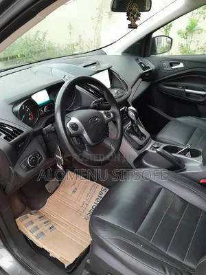 Ford Escape SE 4dr SUV AWD (1.6L 4cyl Turbo 6A) 2014 Gray