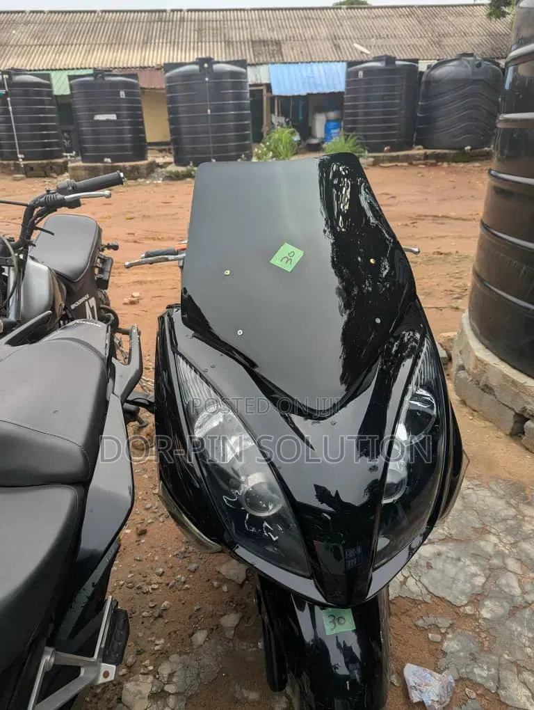 Yamaha Majesty 2015 Black