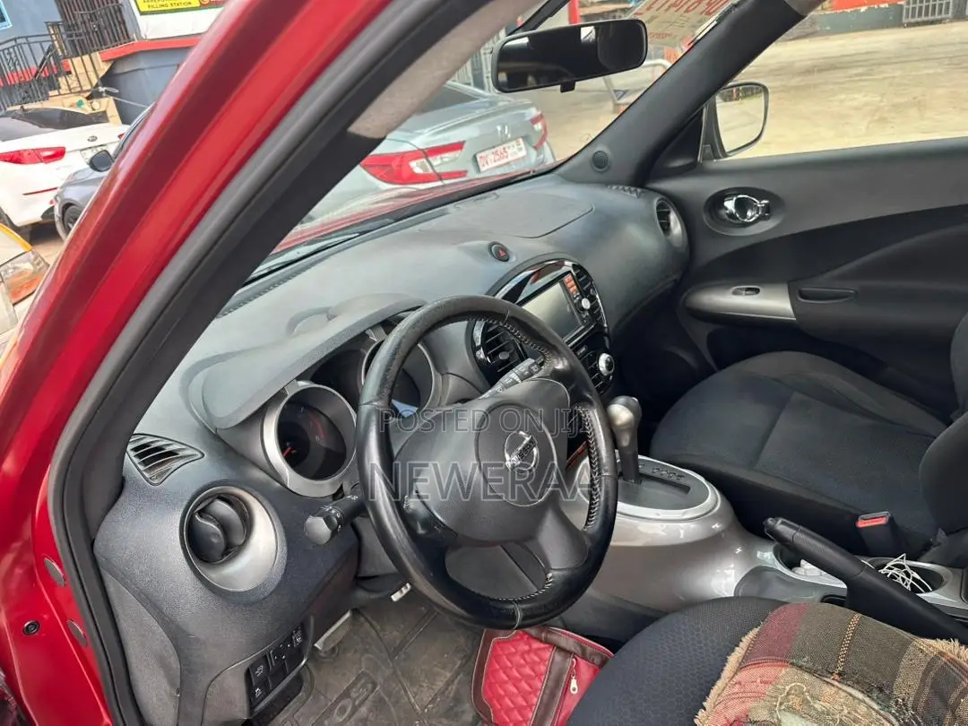 Nissan Juke SL 4dr Hatchback AWD (1.6L 4cyl Turbo CVT) 2015 Red