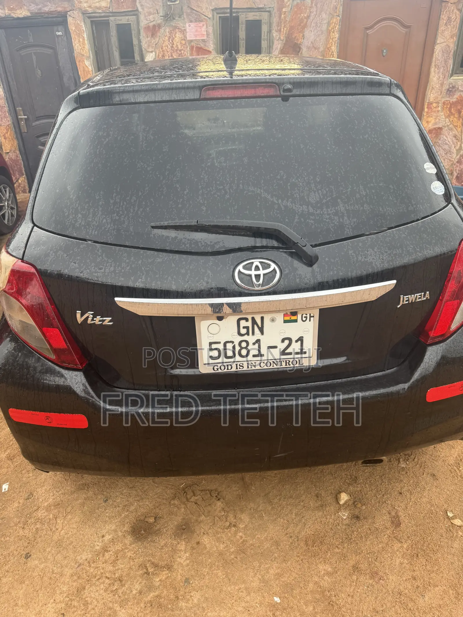 Toyota Vitz 1.3 AWD 5dr 2012 Black