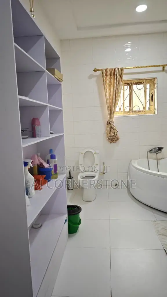 6bdrm Mansion in Dome for sale