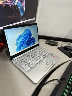 Laptop HP 14-dq1025cl 8GB AMD Ryzen 3 HDD 1T