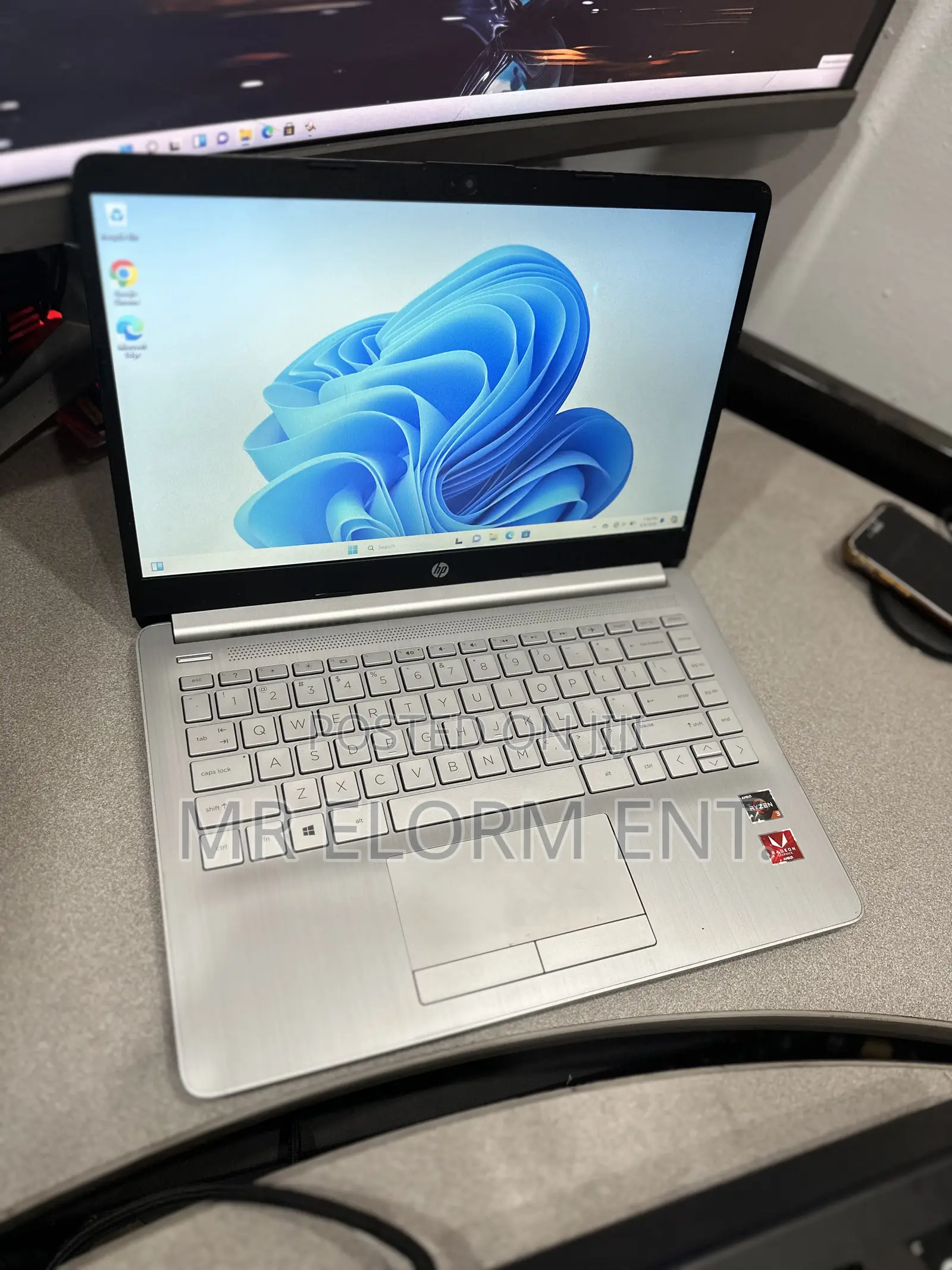 Laptop HP 14-dq1025cl 8GB AMD Ryzen 3 HDD 1T