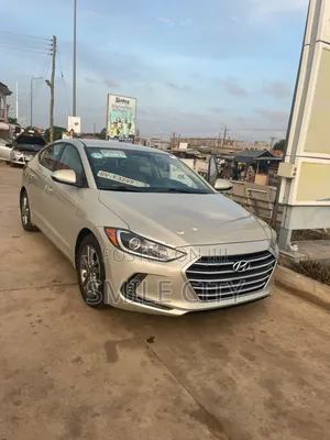 Hyundai Elantra 2017 Gold