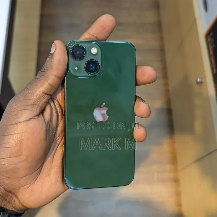 Apple iPhone 13 128 GB Green