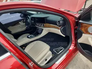 Mercedes-Benz E300 4Matic AWD Sedan (2.0L 4cyl 9A) 2017 Red
