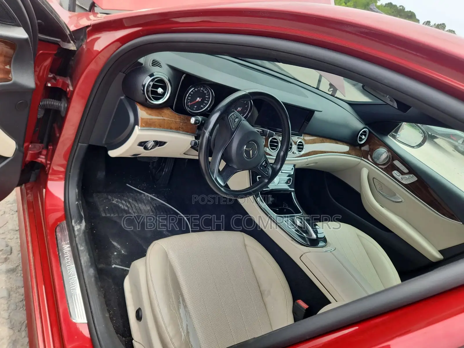 Mercedes-Benz E300 4Matic AWD Sedan (2.0L 4cyl 9A) 2017 Red