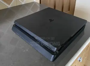 Playstation 4 Slim