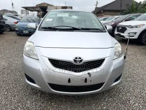 Toyota Belta 2012 Silver