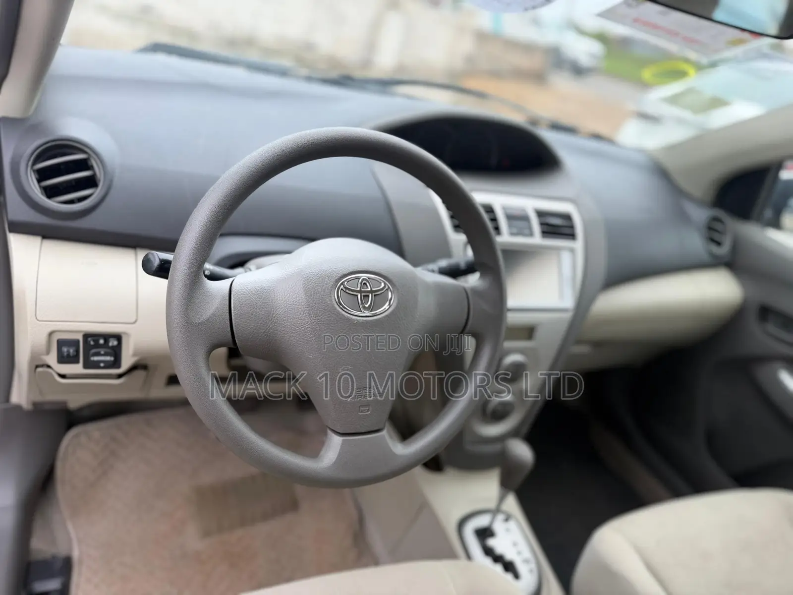 Toyota Belta 2012 Silver