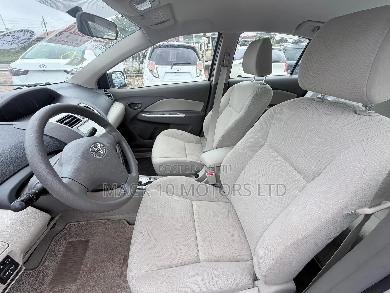 Toyota Belta 2012 Silver