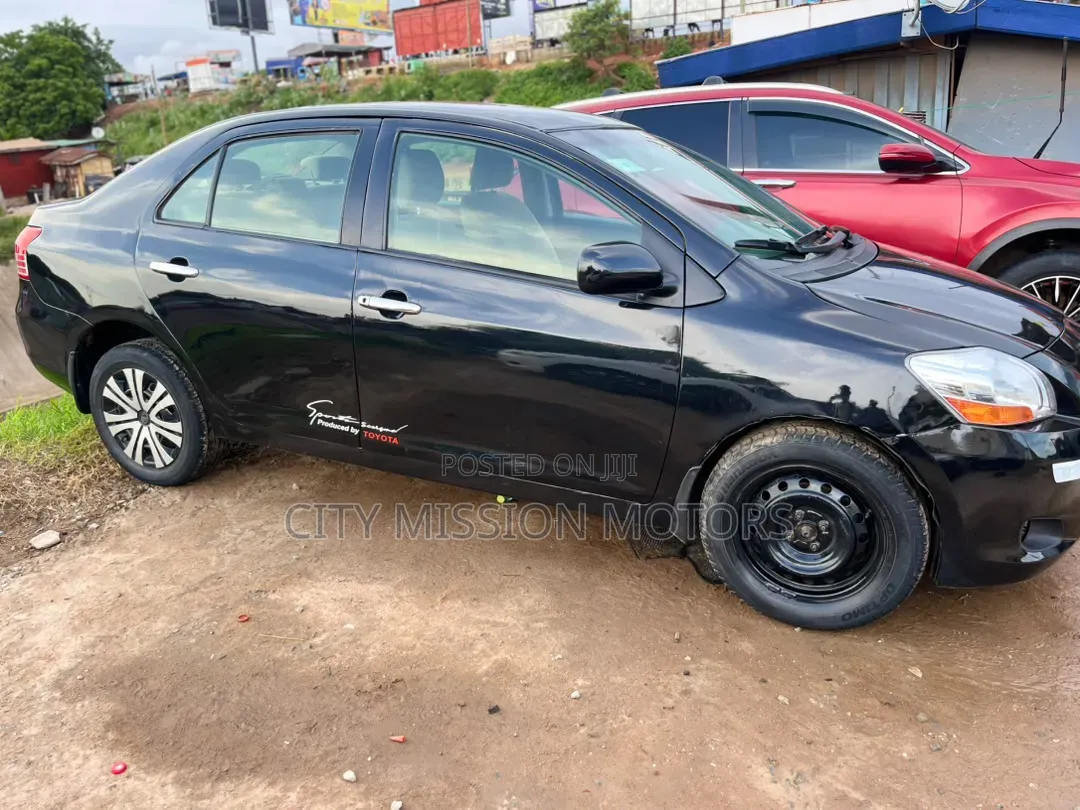 Toyota Yaris 2010 Black