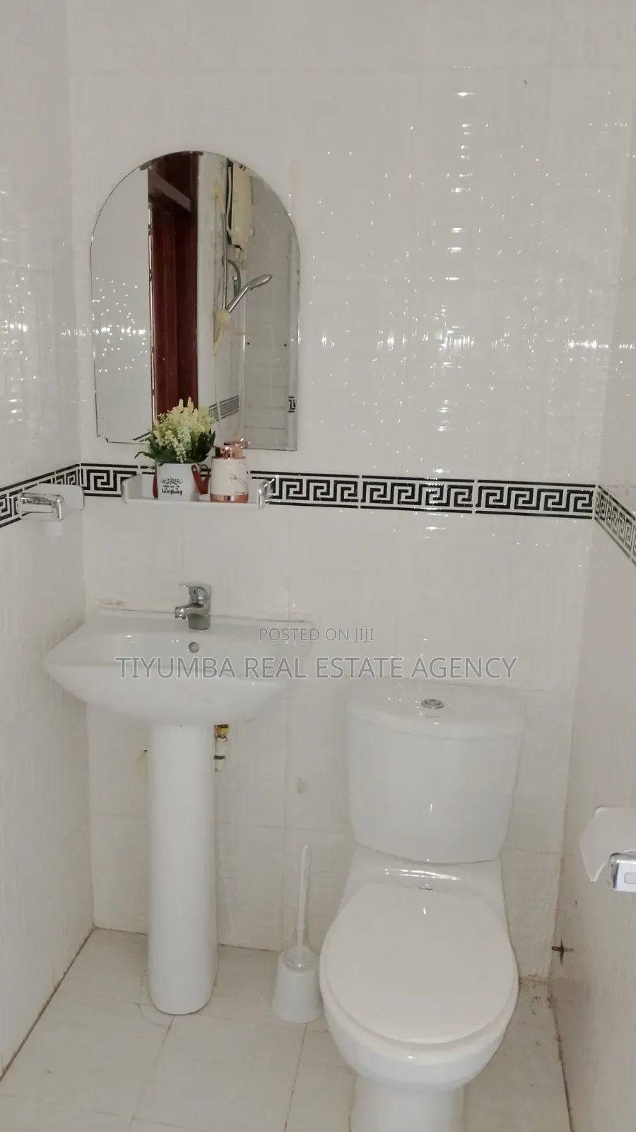 2bdrm Apartment in Tiyumba Real Estate., Asore Junction for rent