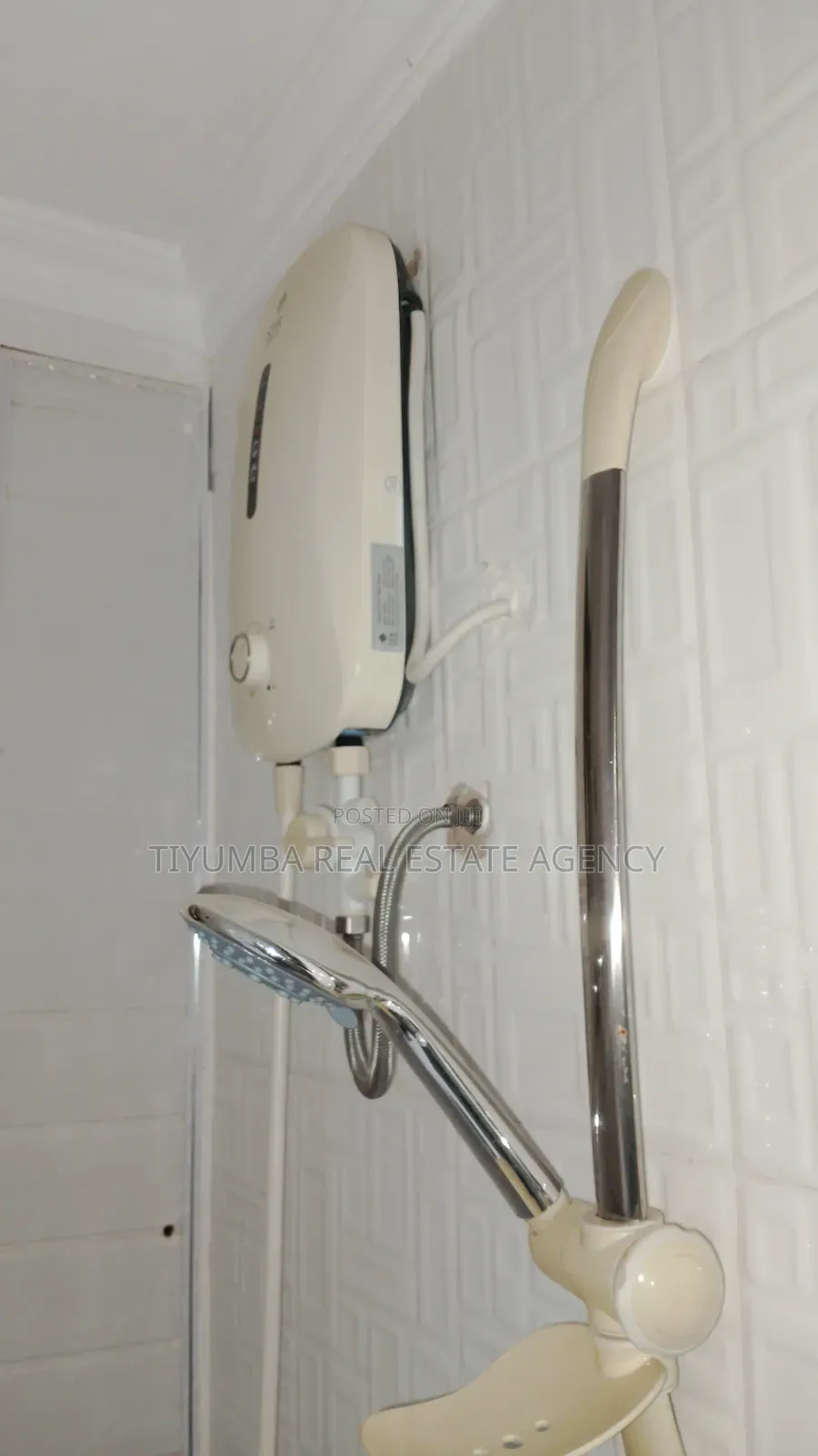 2bdrm Apartment in Tiyumba Real Estate., Asore Junction for rent