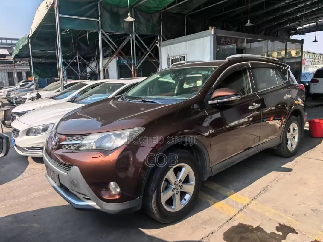 Toyota RAV4 LE 4dr SUV AWD (2.5L 4cyl 6A) 2014 Brown