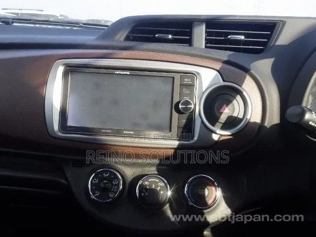 Toyota Vitz 2013 Brown