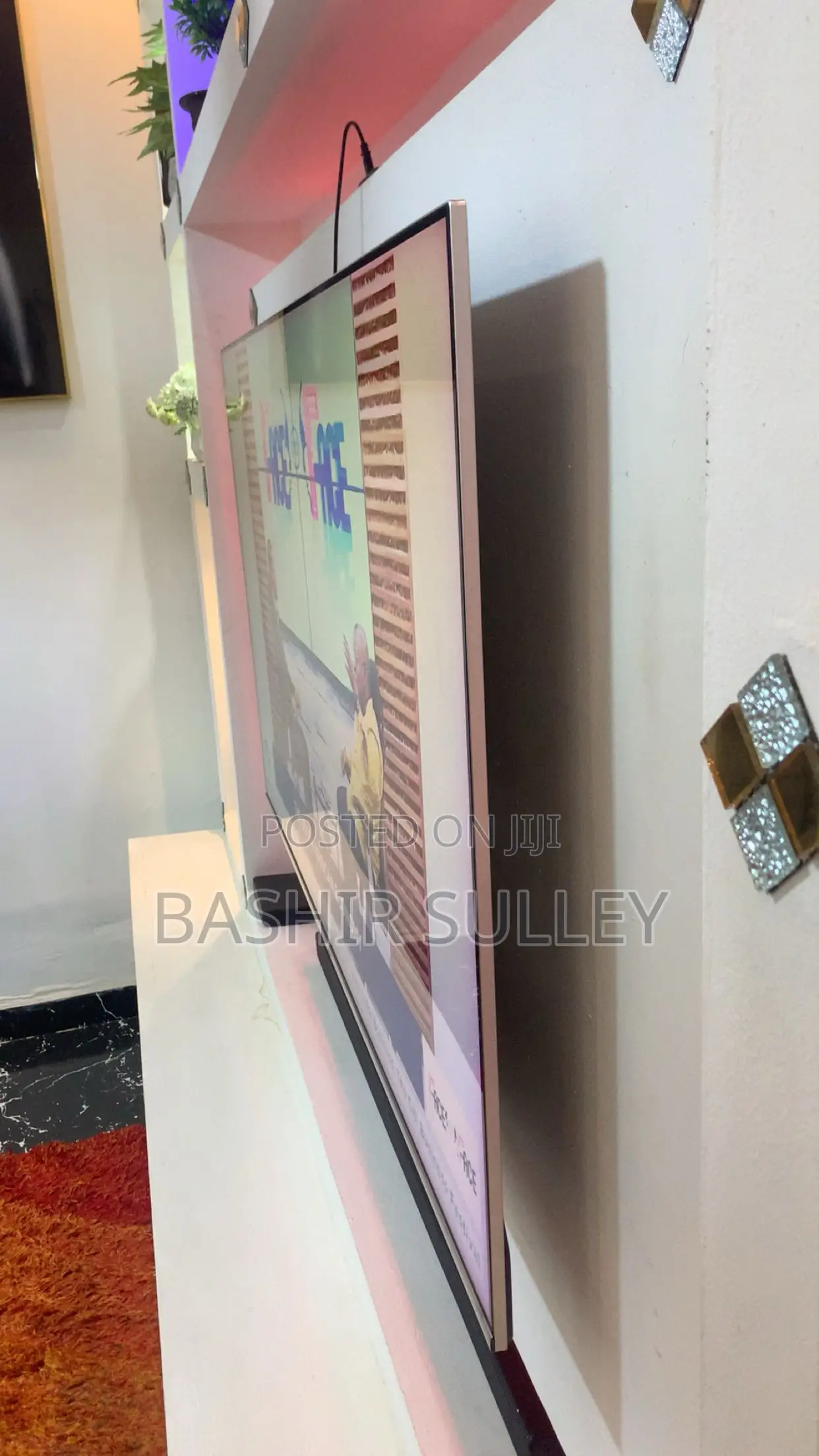 Neatly Used TV