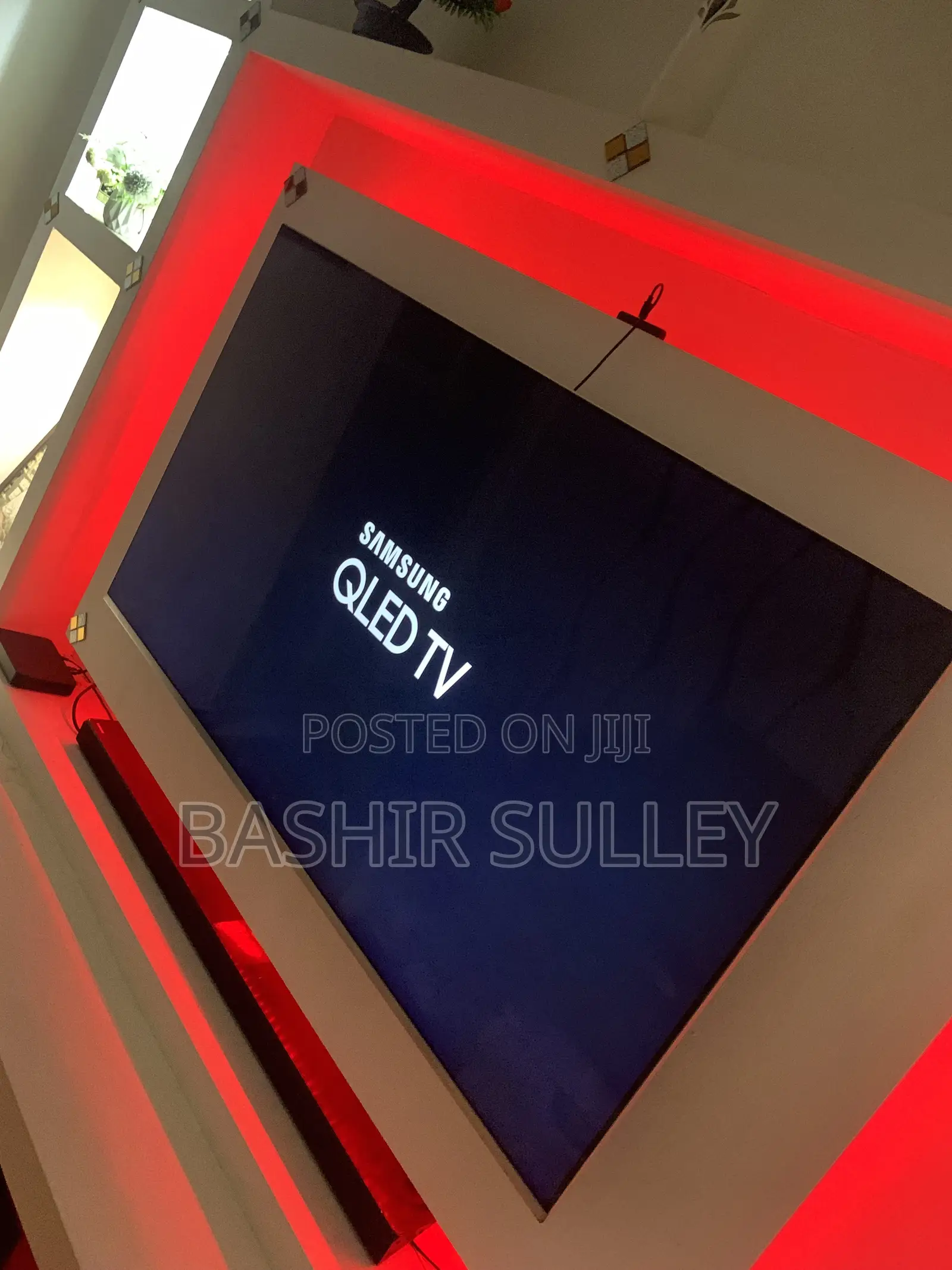 Neatly Used TV