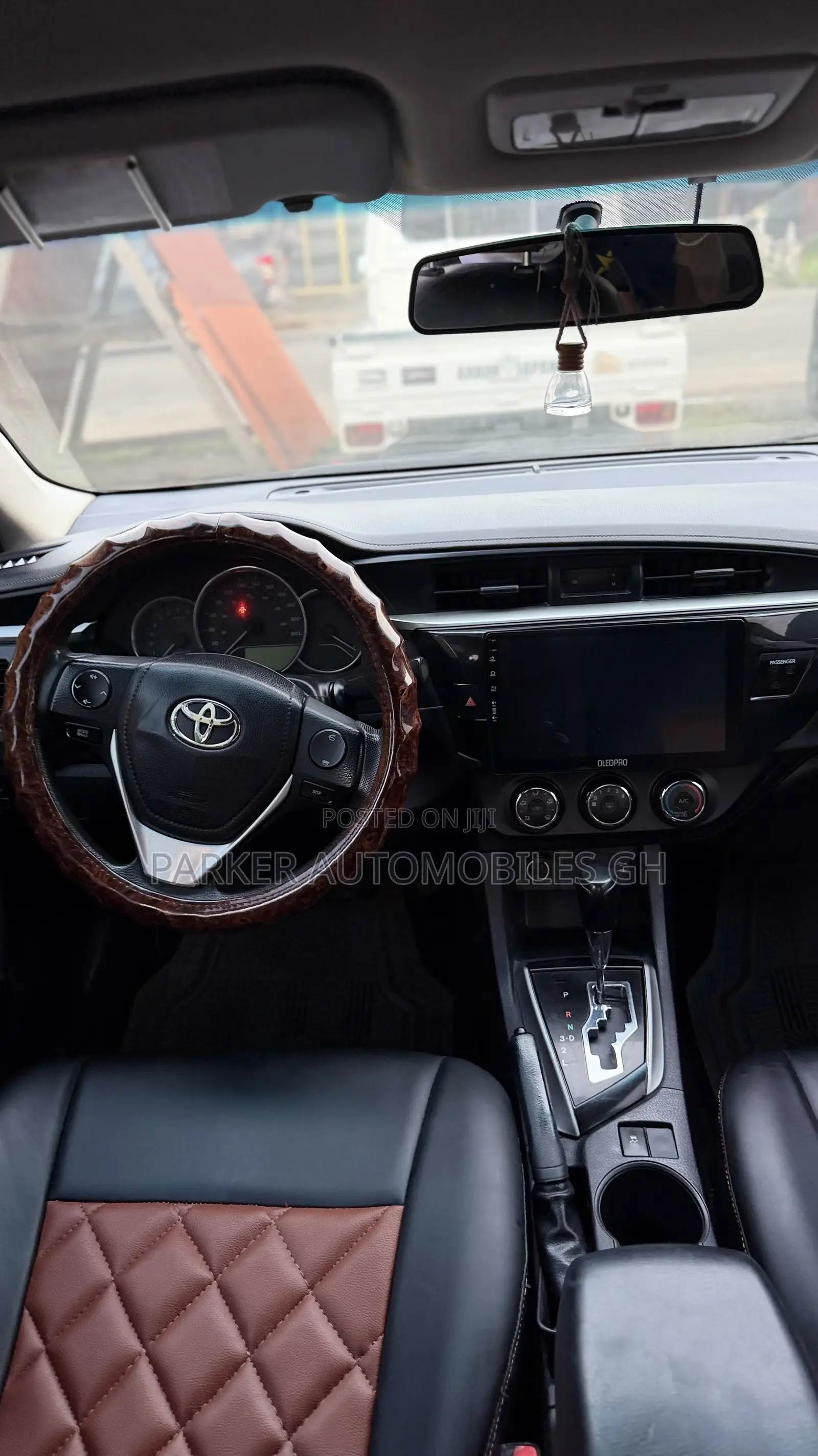 Toyota Corolla LE Eco 4dr Sedan (1.8L 4cyl CVT) 2016 Black
