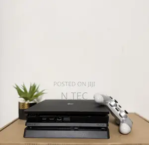 Playstation 4 Slim
