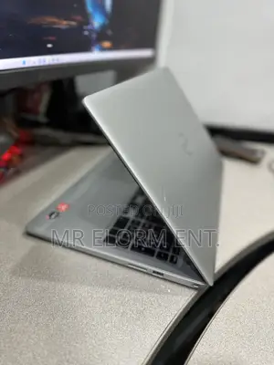 Laptop Dell Inspiron 15 8GB AMD Ryzen 5 SSD 256GB