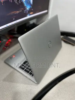 Laptop Dell Inspiron 15 8GB AMD Ryzen 5 SSD 256GB