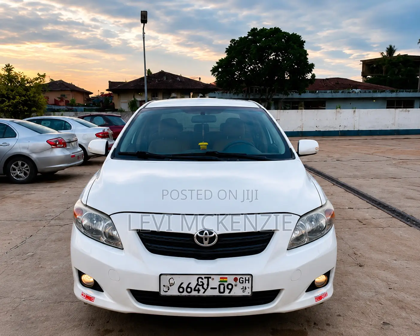 Toyota Corolla Base 4dr Sedan (1.8L 4cyl 5M) 2009 White