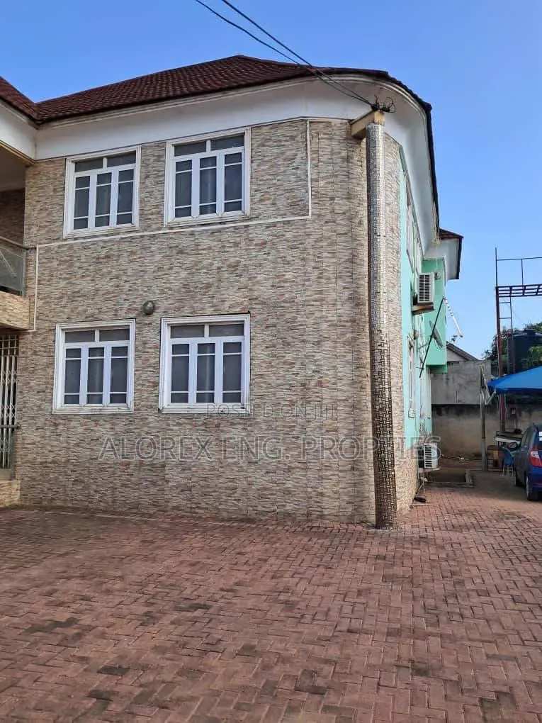 5bdrm Duplex in Adenta Amrahia, Frafraha for rent