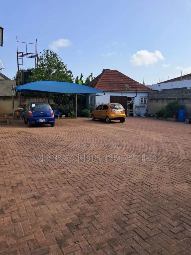 5bdrm Duplex in Adenta Amrahia, Frafraha for rent