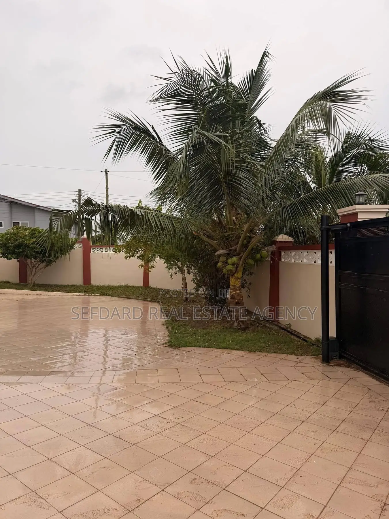 5bdrm House in Sefdard Properties, Weija for sale