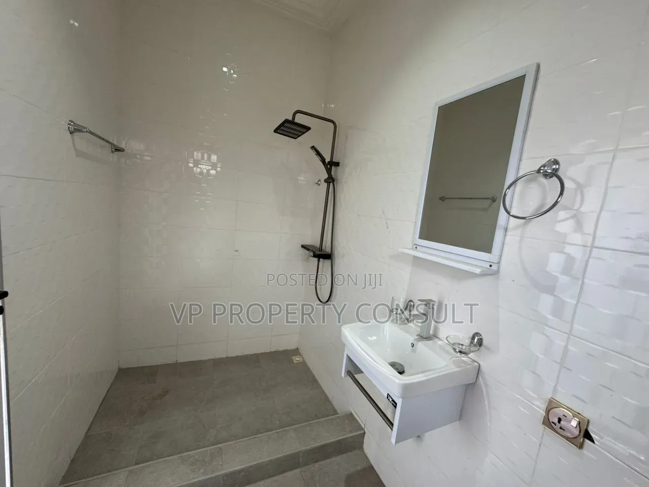 4bdrm House in Ghana Flag for rent