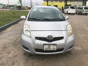Toyota Vitz 1.3 FWD 5dr 2010 Silver