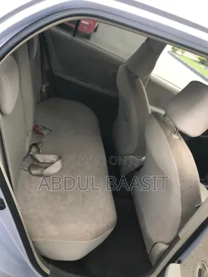 Toyota Vitz 1.3 FWD 5dr 2010 Silver