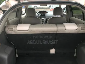 Toyota Vitz 1.3 FWD 5dr 2010 Silver