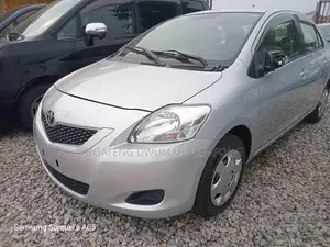 Toyota Belta 2011 Silver