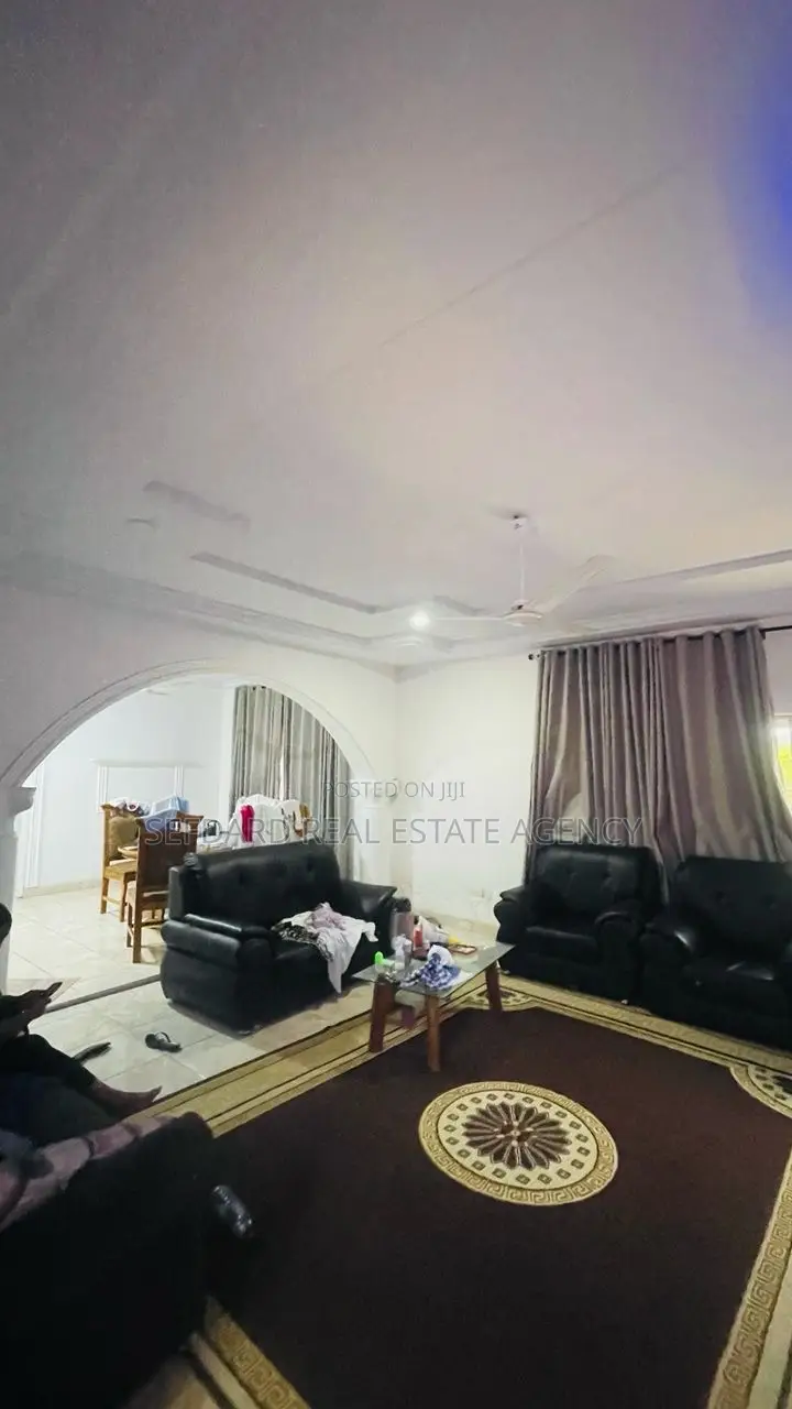 4bdrm House in Sefdard Properties, Amasaman for sale
