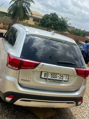 Mitsubishi Outlander 2019 Silver